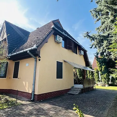 منزل للإقامة Aranypart 1