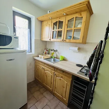 Aranypart 1 منزل للإقامة *